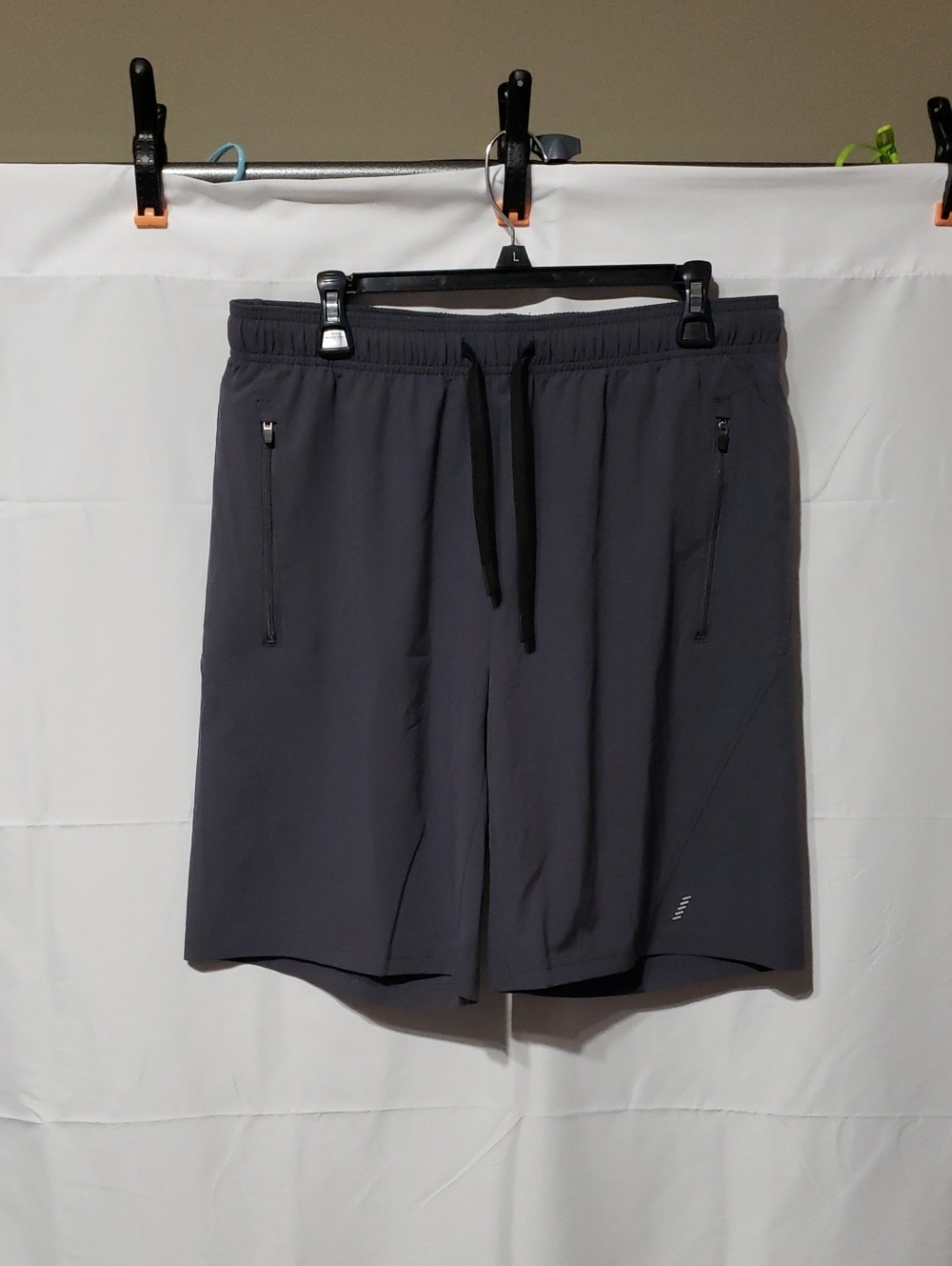 Men's Balance Collection Athletic Shorts In Gray. Size: Medium